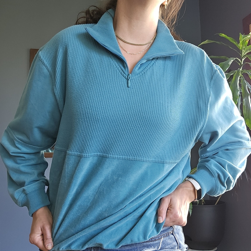 Vintage blue pullover